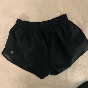 Lululemon hotty hot 2.5 short